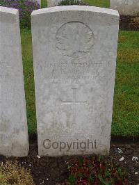 Etaples Military Cemetery - Moffat, Henry Bell